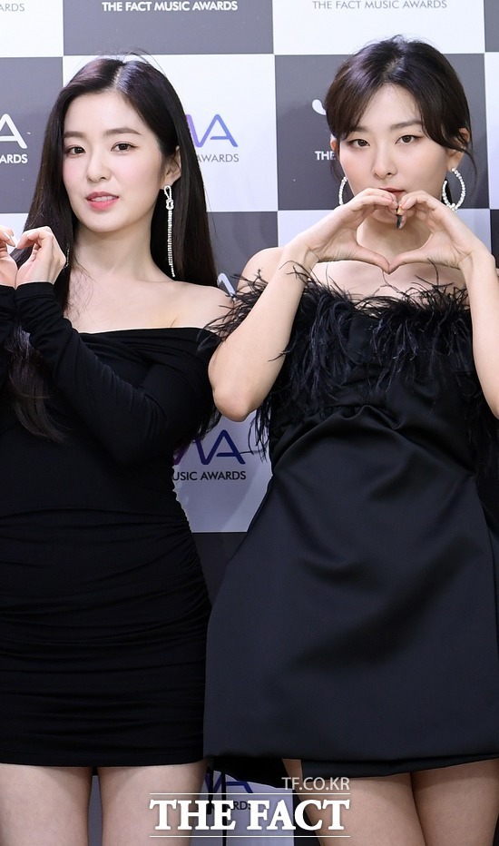 레드벨벳 아이린&슬기가 6월 15일 첫 번째 유닛 앨범 'Monster'를 발표한다. 사진은 지난해 더팩트 뮤직 어워즈 참석 당시 모습. /이선화 기자