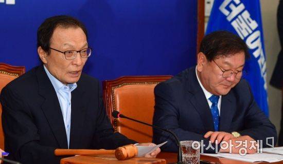 이해찬 더불어민주당 대표가 29일 국회에서 열린 최고위원회의에 참석, 모두발언을 하고 있다./윤동주 기자 doso7@