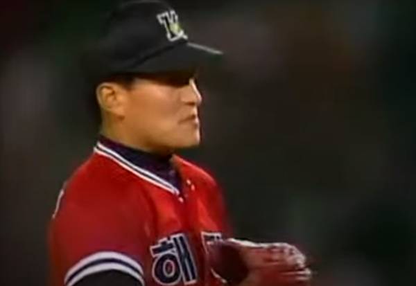 1993년 한국시리즈 삼성과의 3차전에 마운드에 올라온 송유석. MBC 캡처.