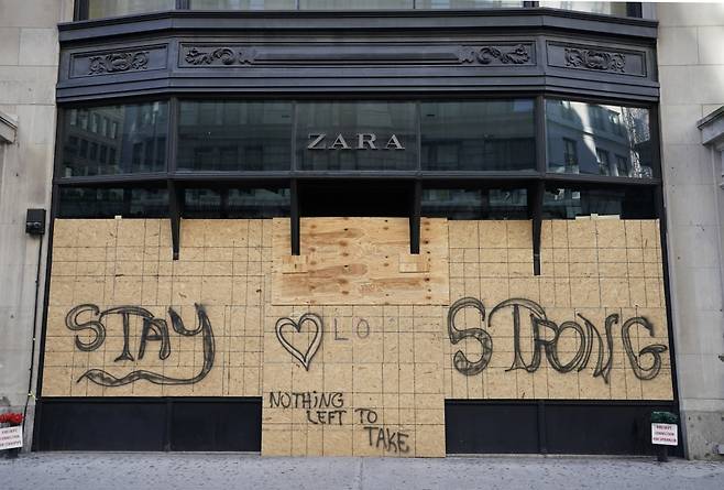 미국 뉴욕의 한 자라 매장이 문을 닫은 모습. /사진=AFP