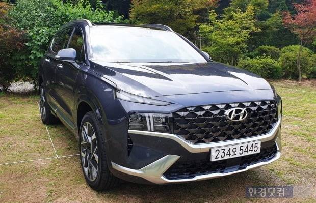 현대차가 출시한 중형 SUV 더 뉴 싼타페. 사진=오세성 한경닷컴 기자