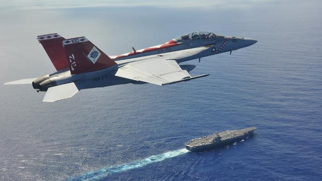 지난 2019년 촬영된 이번에 공개된 사진 속 함재기와 같은 제102전투공격비행대대 소속 F/A-18F 함재기의 모습. 제5항공모함 타격전대 제공
