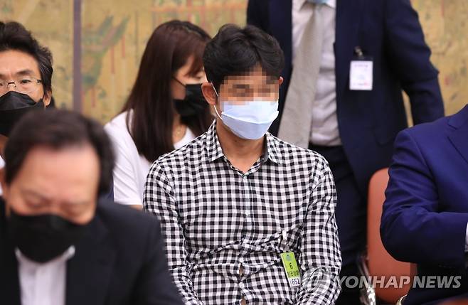 경주시 트라이애슬론 직장 운동부 감독, 문체위 전체 회의 참석 (서울=연합뉴스) 한종찬 기자 = 6일 오전 서울 여의도 국회에서 열린 문화체육관광위원회 전체 회의에 경주시청 트라이애슬론 직장 운동부 감독 A씨가 참석해 있다. 2020.7.6 saba@yna.co.kr