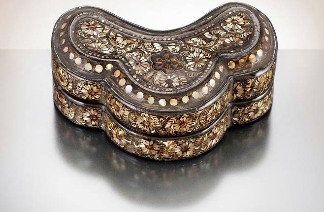 고려 나전국화넝쿨무니합. 문화재청 제공