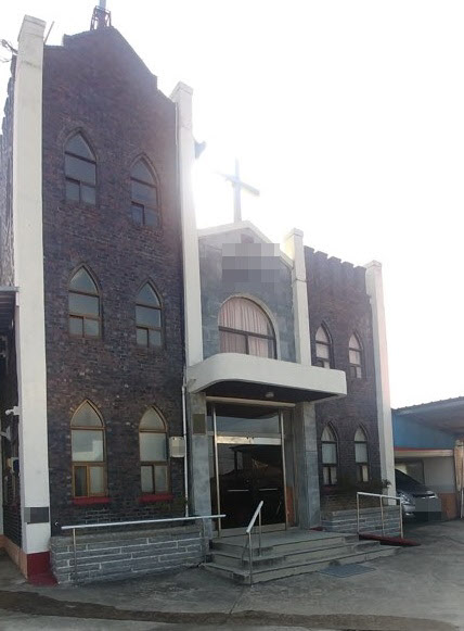 수십년 간 여신도에게 성폭력을 저지른 목사가 운영했던 전북의 한 교회. 이 목사는 교회에서도 성폭행을 했다./김정엽 기자