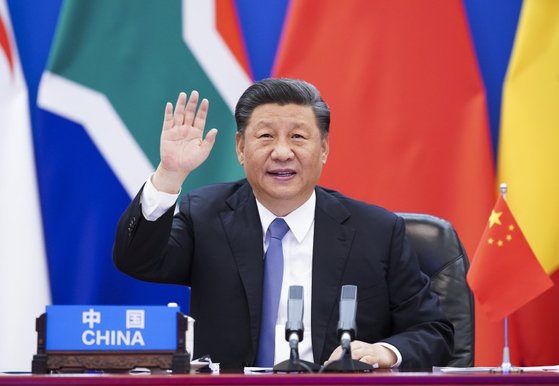 지난 6월 화상으로 열린 중국·아프리카 특별회의에서 시진핑 국가주석이 인사하고 있다.[신화=연합뉴스]
