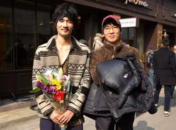 엄태화 감독(오른쪽)과 엄태구 형제