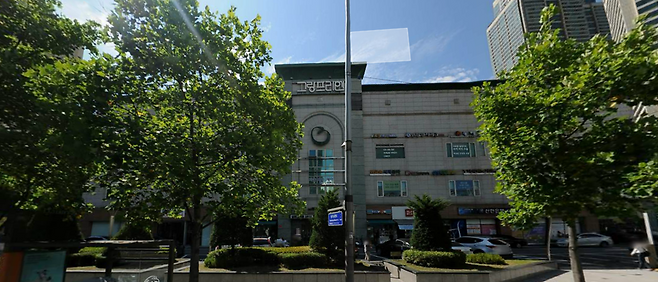 (대치역 인근에 위치한 ‘그랑프리엔’. 예전엔 그랑프리 백화점이었다) / 로드뷰 캡처