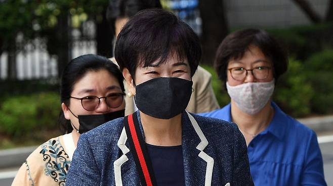 '부동산 차명 의혹' 1심 선고 공판에 출석하고 있는 손혜원 전 의원
