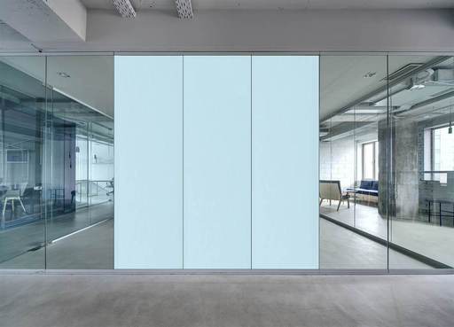 ‘스마트 윈도’가 적용된 사무실. 출처=Eb 글라스(Glass)