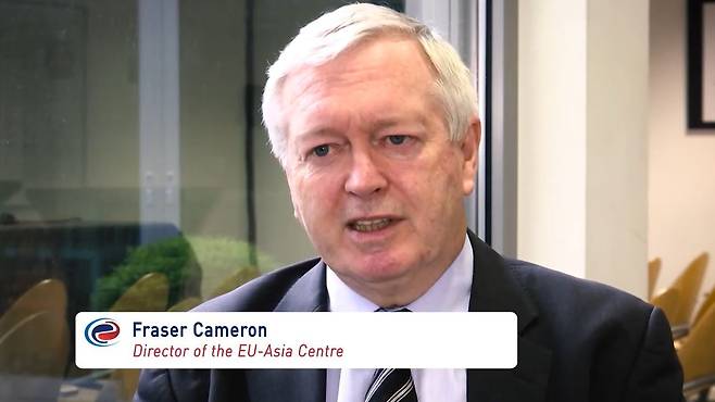 간첩 혐의로 수사대상에 오른 전직 영국 외교관 프레이저 캐머런/유튜브 캡처