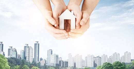 1~2인가구의 증가는 부동산에도 영향을 미쳤다. 올 1~7월 전국 주택 매매거래는 총 93만500건으로 집계돼 지난해보다 약 50% 증가한 가운데 전용면적 60㎡ 이하 소형은 34만8294건(37%)을 차지해 72% 급증했다. /사진=김영찬 디자인 기자