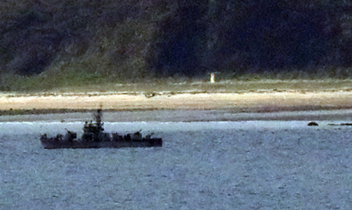 사진은 21일 실종 뒤 22일 실종 공무원이 관측, 피격된 황해남도 옹진군 등산곶 해안 인근에 보이는 북한 경비정의 모습. 연평도=뉴시스