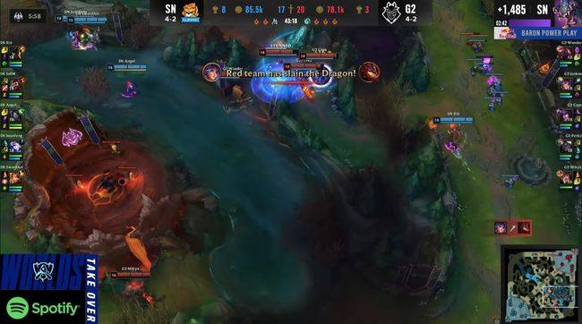 G2 선수들 근처에 있어야할 '솔방울 탄'이 없는 상황. /공식 중계 캡처.