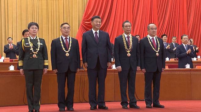 중국은 9월 8일 코로나19 유공자 표창 행사를 열어 사실상 코로나 종식을 선언했다.