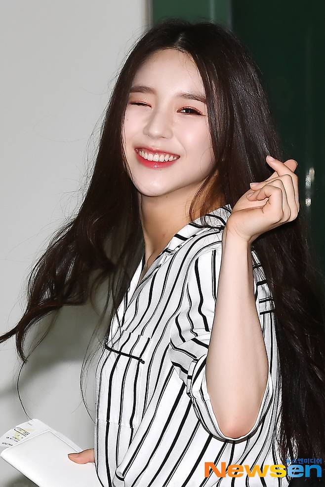 심장 저격하는 윙크 애교