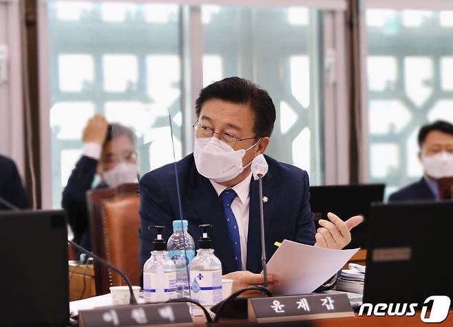 윤재갑 더불어민주당 의원 (의원실 제공) © 뉴스1