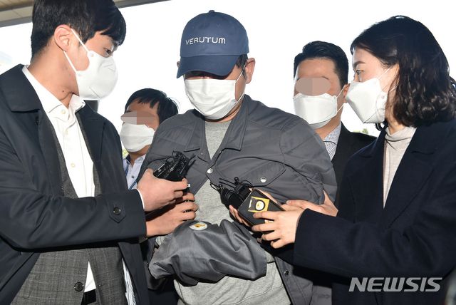 김봉현 전 스타모빌리티 회장은 5개월 도피 끝에 4월 23일 체포됐다.
