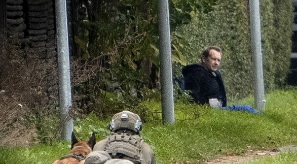 경찰에 포위덴 덴마크 희대 살인마 피터 마드센. 사진=AFP 연합뉴스