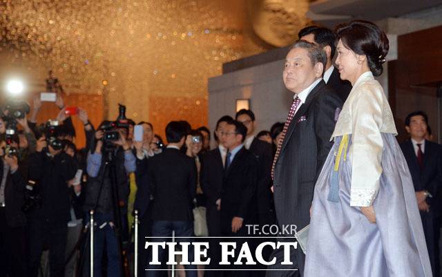 삼성을 혁신하게 만든 이건희 회장의 '신경영 선포' 20주년을 맞은 기념식에 참석하는 이건희 회장과 홍라희 여사. /더팩트DB
