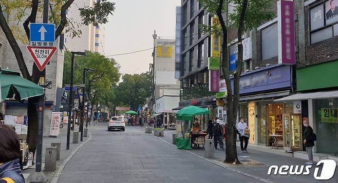 27일 오후 서울 종로구 인사동 거리에 관광객이 없어 한산한 모습이다. 2020.10.27/뉴스1 © 뉴스1 이비슬 기자