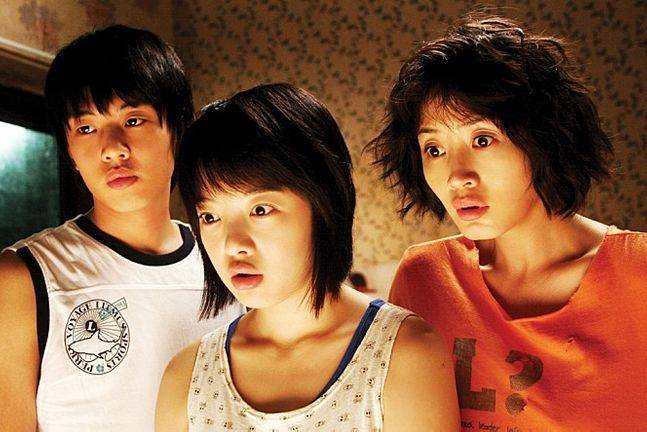 영화 '좋지 아니한가' 스틸컷. 배우 김혜수, 황보라, 유아인(오른쪽부터) ⓒCJ엔터테인먼트, 시네마서비스 제공