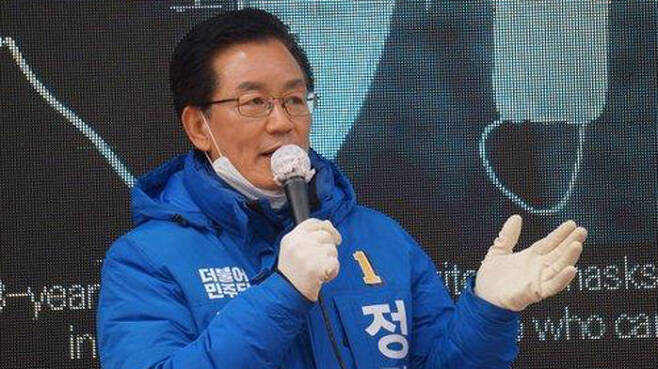 지난 4월 총선 당시 유세 중인 정정순 의원 (사진=연합뉴스)