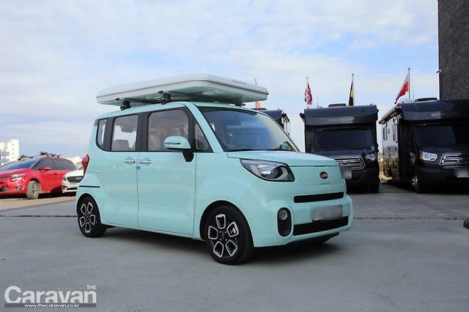 레이 캠핑카 로디의 4인승 모델, 로디 포포/ 추가 2인을 위한 콜롬버스 루프탑 텐트를 장착