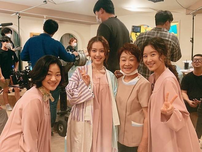 Actor Choi Ja-hye delivered his closing remarks on Postpartum care centers.Choi Ja-hye wrote on her Instagram account on November 24, Last summer I enjoyed it.I read the script while I was navel, and I did not frown on the filming scene, and I wrote Postpartum care centers that I learned a lot and happily thanks to my good colleagues and seniors.The photo, which was released together, is taken with the actors during the drama shoot, and you can get a glimpse of the atmosphere of the scene. The actors attract attention with their playful expressions and bright smiles.Choi Ja-hye said, I was grateful that I could work with one of these wonderful people, adding, Season 2 Gazia.Minjee Lee on the news