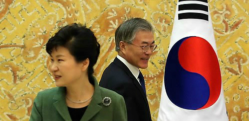 박근혜 전 대통령(왼쪽)과 문재인 대통령. 세계일보 자료사진