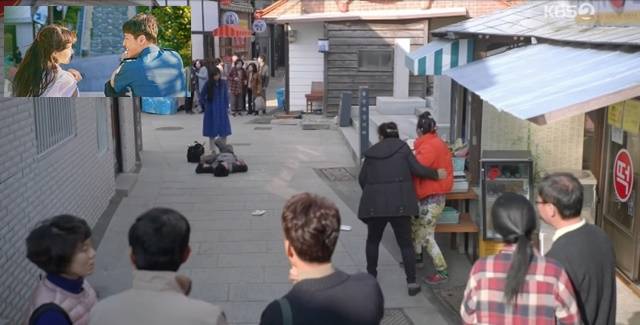 제작사들은 스타급 배우나 특급 작가들한테 몇 천만 원의 개런티를 더 주더라도 그들을 통해 수지타산을 맞출 수 있다면 당연히 그쪽 편을 택할 수 밖에 없다. 사진은 드라마 '동백꽃 필 무렵'. /KBS