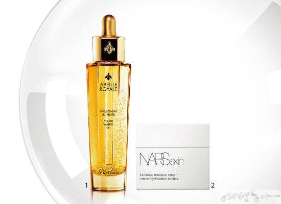 1 겔랑 아베이 로얄 유쓰 워터리 오일 50ml 19만원. 2 나스 스킨 루미너스 모이스처 크림 50ml 9만8천원.