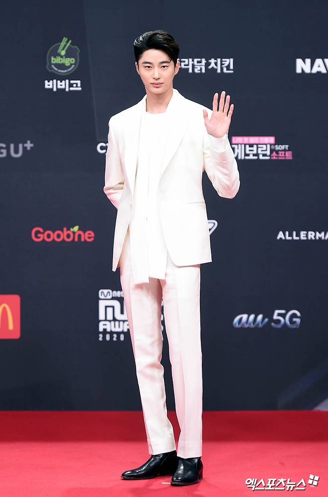  Actor Change if analysis is on the red carpet at the Mnet Asian MUSIC AWARDS (Mnet Asian Music Awards) 2020, which was conducted on the afternoon of June 6 with a Card not present transition.