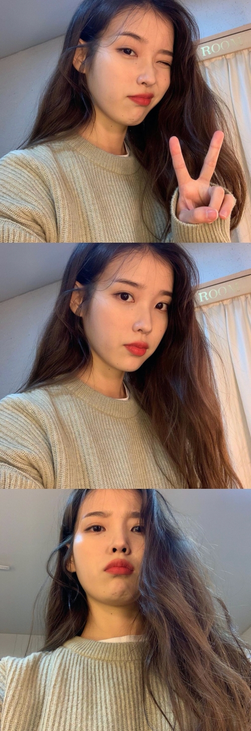  Singer IU has recently revealed the photos.IU posted several photos on his Instagram on July 7 with cute emojis.In the photos released, IU wears a beige knit that creates a warm atmosphere and takes a selfie full of purity.  The long wave hairstyle and make-up, which only accentuated her lips, doubled her feminine appeal, attracting attention and playfully showing off her playful figure in winking photos.Especially in the photos taken under the camera angle, IU was surprised by the beautiful looks without humiliation.Meanwhile, IU is the third generation of george best female artist, George Best vocal performance solo, and George Best collaboration at THE MAMA 2020 on June 6 [photo] IU SNS IU SNS