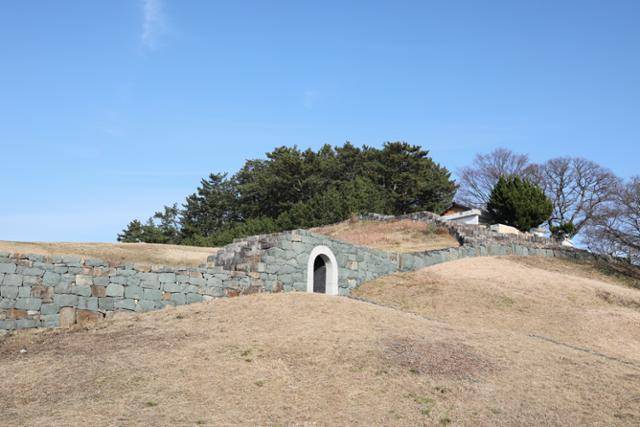 고성군 하일면 소을비포진성. 조선시대 수군 기지였다. ⓒ박준규