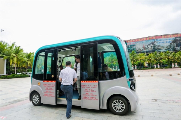 중국 하이난에서 운영되고 있는 무인 관광버스./야노다우림문화관광 제공