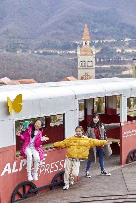 스위스 인터라켄에서 융프라우를 갈 수 있는 산악열차 모형도 있다. 언젠가 실제로 타볼 날을 꿈꿔본다.