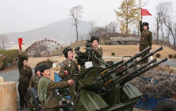 최근 우리 군 GP총격사건에도 사용된 북한군 14.5mm 고사총. 최전방 북한군 일부 부대에서 사격훈련을 하는 모습이 포착된 것으로 알려졌다.