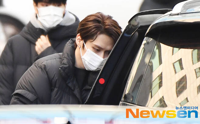 Stray Kids Reno, Aura [PhotoenHD] Spraying HandsomeGroup Stray Kids Reno is heading to the car after finishing the pre-recording of 2020 KBS Song Festival held at KBS in Yeouido-dong, Yeongdeungpo-gu, Seoul on December 16th.You Yong-ju