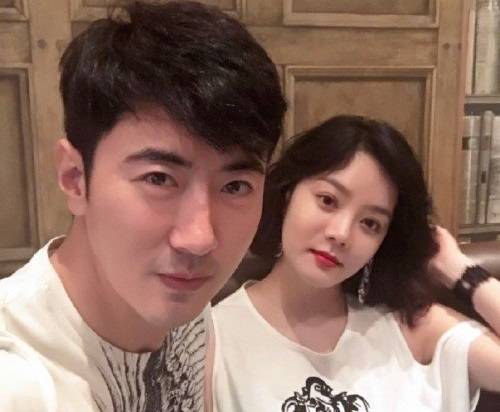 배우 채림(본명 박채림·41)과 가오쯔치(39).