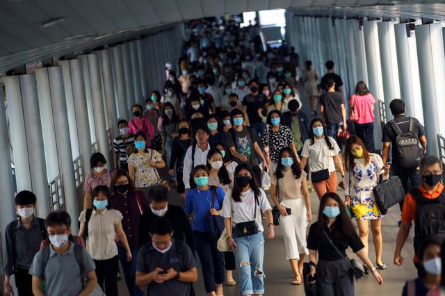 방콕에서 마스크 낀 시민들./사진제공=로이터/뉴스1