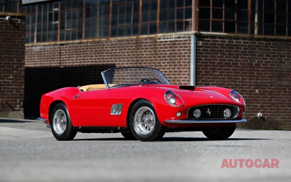 1961 Ferrari 250 GT SWB California Spider Sold by Gooding & Co for $15,180,000 (약 166억7674만 원)