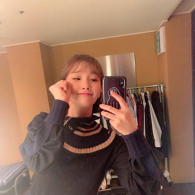 Actor Park So-dam sent CheeringOn the 29th, Park So-dam posted several photos on Instagram with his article Fai Cheer up our!!!Park So-dam in the photo boasts a beautiful beauty and takes a mirror selfie.Taking his fists tight and by his cheeks, Park So-dam sent a fiery shot with a cute smile.Park So-dam, who has been empowered with various expressions and poses, has sent cheering with comments such as Goddam, Cute and Sister Fighting.Meanwhile, Park So-dam is appearing on JTBC Gamseong Camping and is on stage with Lee Soon-jae and Shin-gu as the play Henry Grandpa and I.