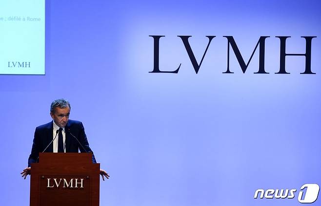 프랑스 명품브랜드 루이비통(LVMH)의 최고경영자(CEO) 베르나르 아르노 <자료사진> © AFP=뉴스1