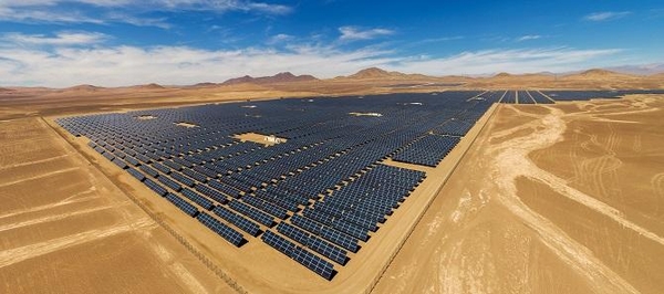 이탈리아 발전회사 에넬(ENEL)이 남미 칠레에 건설한 태양광 발전소 / 에넬 제공
