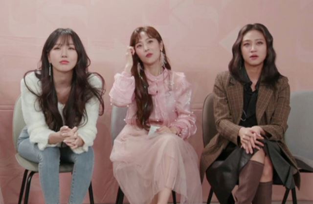 In MBN entertainment Miss Back, which will be broadcast at 11 pm tomorrow (5th), vocalists Raina and Eugene are intriguing by foreshadowing a fierce battle in the house theater while they are in the real-world game with the mixed Duets song Can I break up?First of all, Eugene expresses love with a pure voice from the first verse, and it gives the admiration of my mentors.The more I head to the climax of the song here, the more I am excited about everyone by showing off my strengths.Especially, Eugene and Junggigo are attracting attention because they give perfect tone chemistry to the age difference and foreshadow the feast of urgism.In the meantime, Raina depicts mature love and captures the attention with a soft emotional stage.Already having the experience of Duets with the Midsummer Night Honey, she shows a stage full of immersion as if watching a movie with Junggigo.Baek Ji-young is holding his gaze as if he is possessed by the honey combination of the two, and expectations for their stage are rising.As such, Raina and Eugene will complete different stages of the stage and increase the audiences excitement index.Especially, the mentors on the stage of the two people who are hard to cover the superiority are in the swamp of trouble.Questions are rising over the unpredictable outcome of who will win the mens and womens Duets song Can We Break Up?The mixed Duets stage of the tonal gangster Raina and the power vocal Eugene can be found on MBN entertainment Miss Back which is broadcasted at 11 pm on the 5th (tomorrow).Photos
