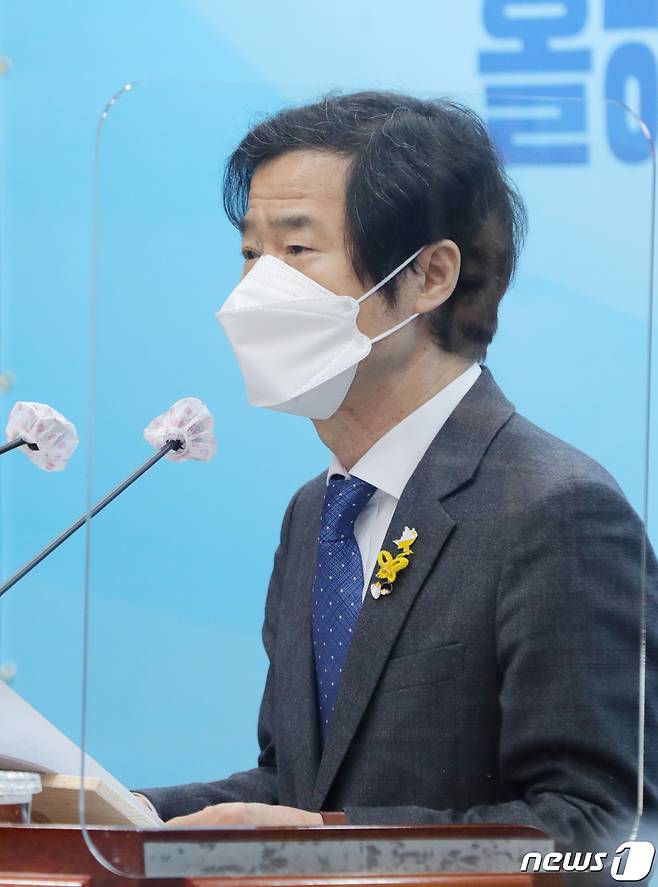 김승환 전북교육감이 6일 전북 전주시 전북도교육청에서 신년 기자회견을 하고 있다. 2021.1.6 /뉴스1 © News1 유경석 기자