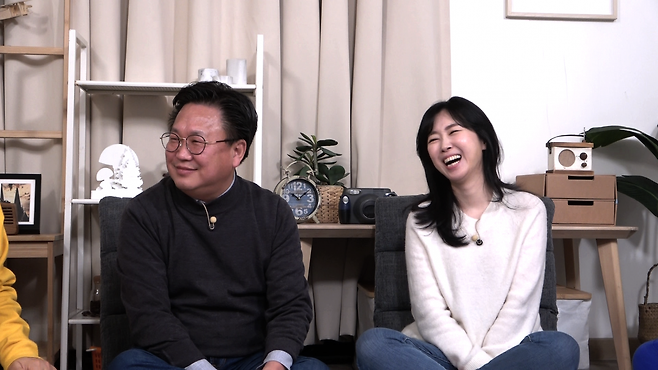 투자전문가 존리와 유수진이 5일 오후 방송된 KBS 예능 프로그램 '옥탑방의 문제아들' 제111회에 초대손님으로 출연해 한국의 재테크에 대한 자신의 소신을 밝혔다. /사진=KBS