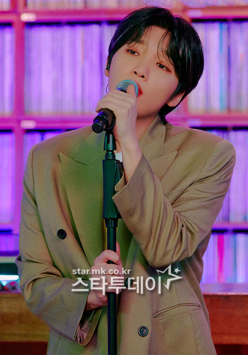 Singer Jeong Se-woon is releasing a new song at the first Music album 24 PART 2 media sound recording held online on the afternoon of the 6th.Jeong Se-woon will release its first Music album 24 PART 2 through various soundtrack sites at 6 pm on the day and will continue various activities.