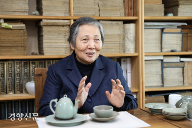 한학자이자 한국 전통 차 문화 전문가인 박동춘 (사)동아시아차문화연구소장.